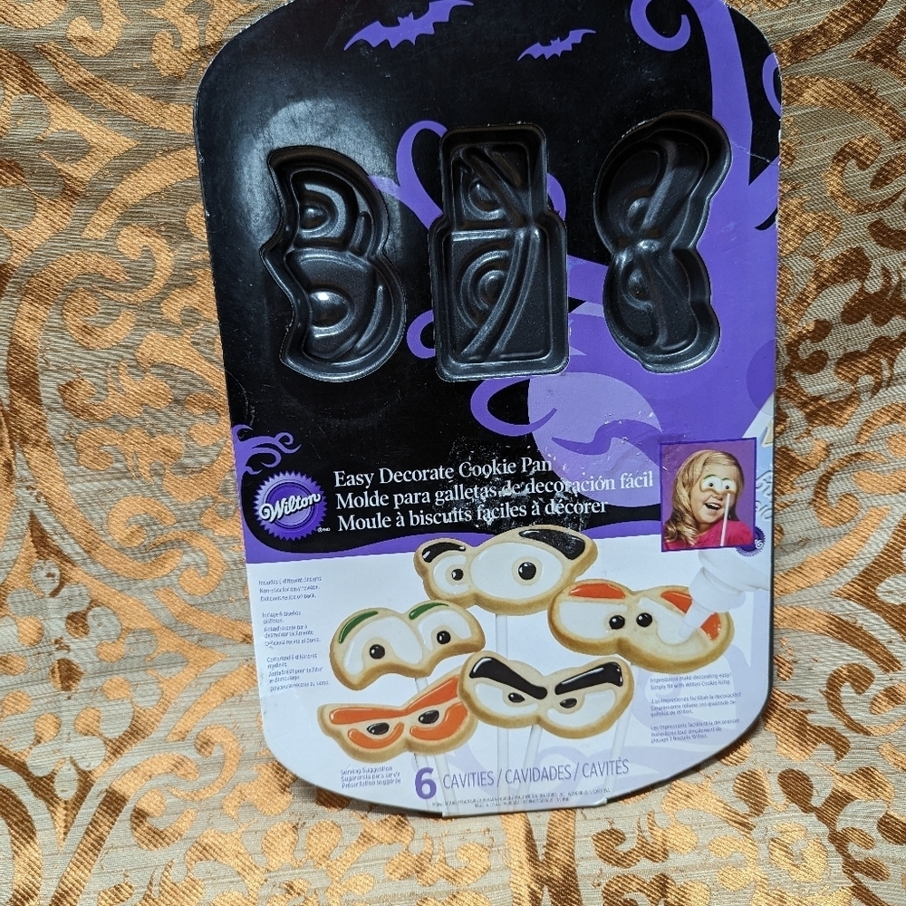 Wilson Googly Eye Cookie Mold Baking‎ Sheet